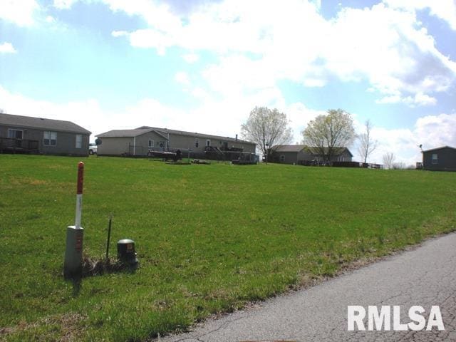 Listing photo 2 for 5784 Arctic Fox Dr, Carterville IL 62918