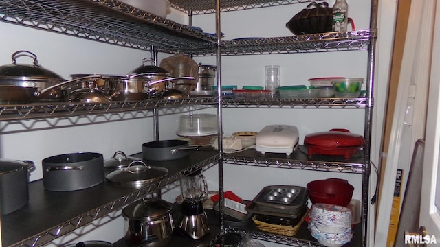 805 W Race St, Ridgway, IL 62979 - view of pantry