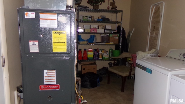 805 W Race St, Ridgway, IL 62979 - utility room with separate washer and dryer