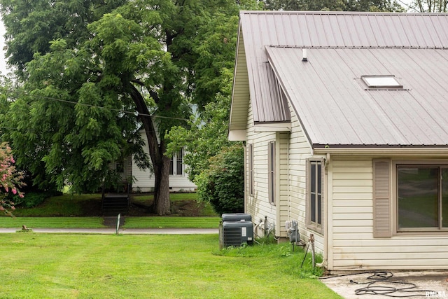 view of property exterior