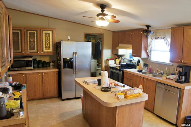 kitchen with ceiling fan, light tile flooring, appliances with stainless steel finishes, sink, and a kitchen island