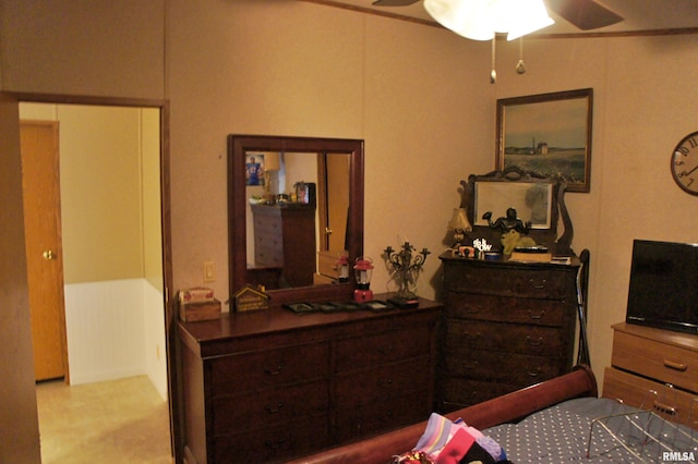 bedroom with ceiling fan