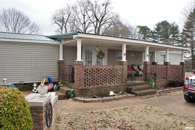 view of front of house featuring covered porch