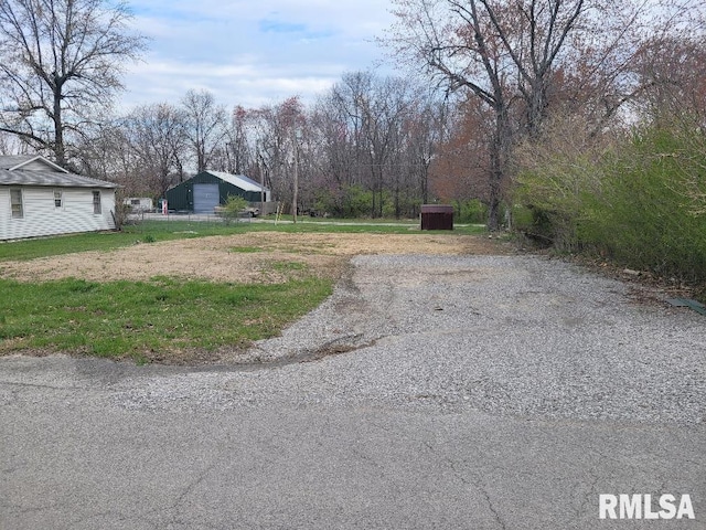 Listing photo 2 for 2806 Main St, Mount Vernon IL 62864