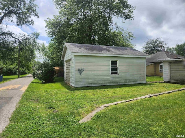 exterior space with a yard