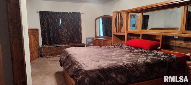 108 N Spencer St, Mounds, IL 62964 - bedroom featuring carpet and arched walkways