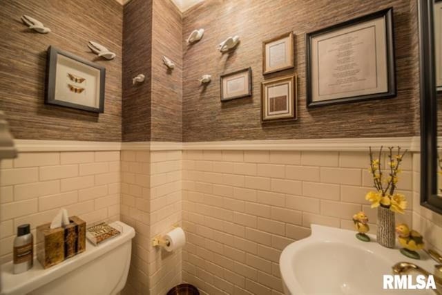 521 S Park Ave, Herrin, IL 62948 - half bathroom with tile walls and wainscoting