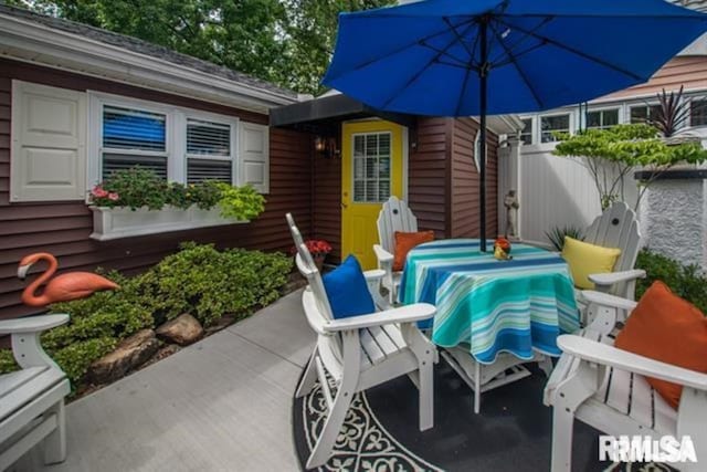 521 S Park Ave, Herrin, IL 62948 - view of patio / terrace with outdoor dining space