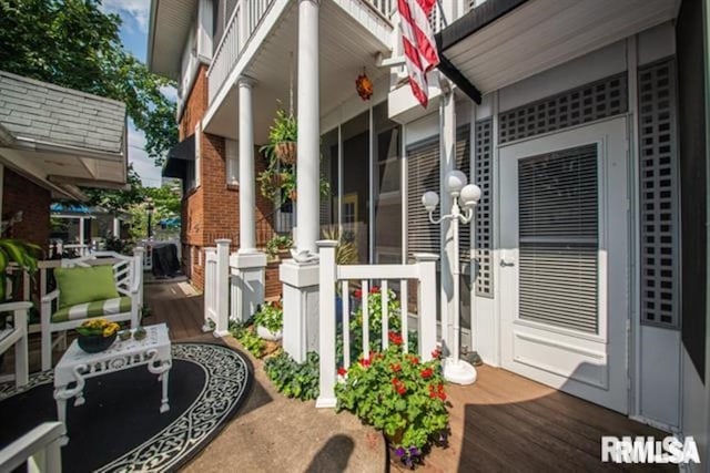 521 S Park Ave, Herrin, IL 62948 - view of covered porch