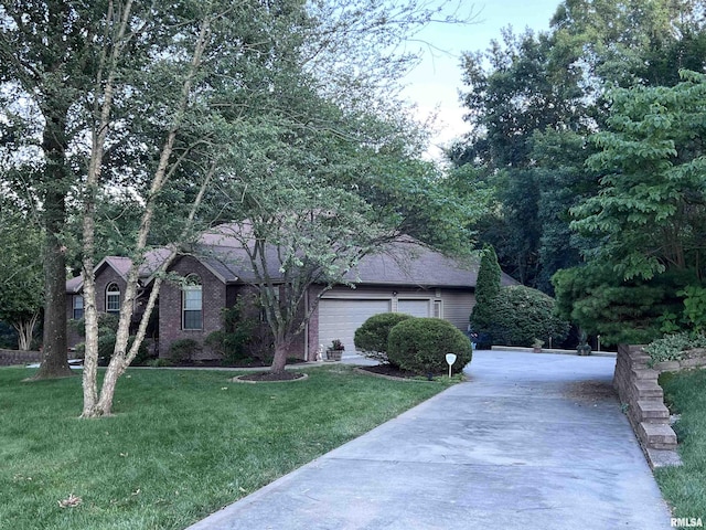 view of front facade with a front yard