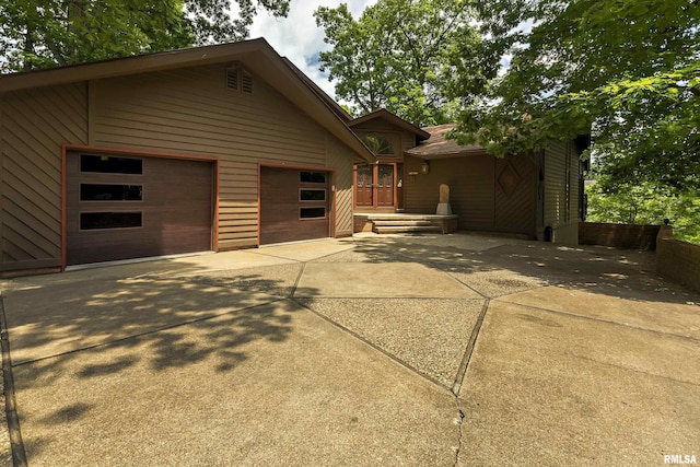 view of front facade with a garage