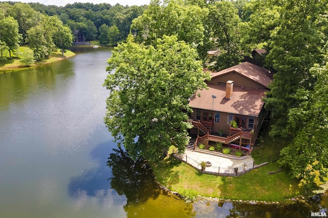 bird's eye view with a water view