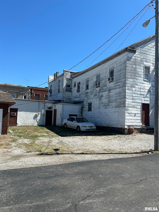 view of front of house