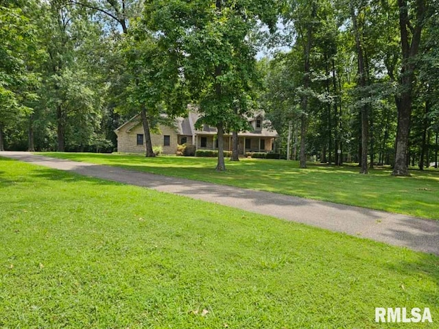 view of front of property with a front yard