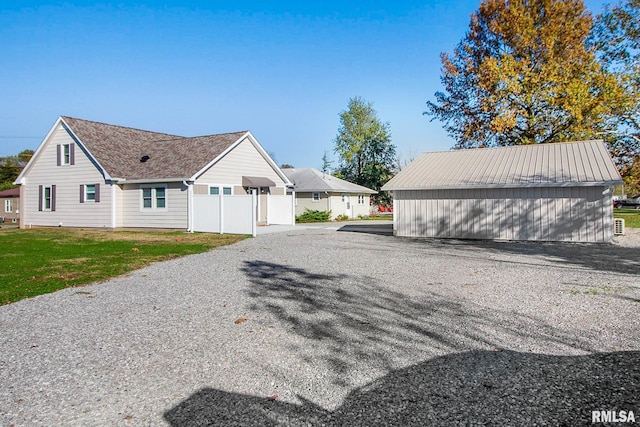 exterior space featuring a front yard