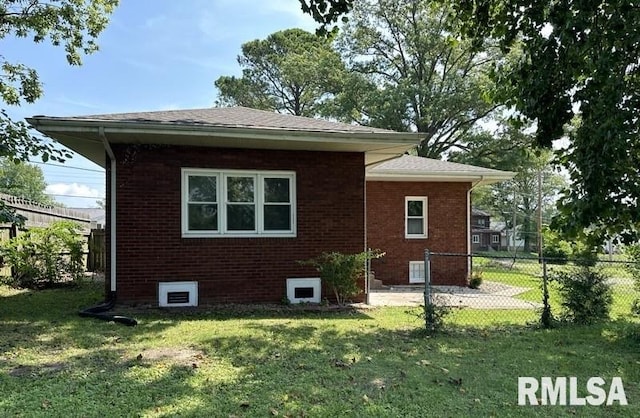 exterior space with a lawn