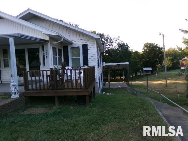 318 Williams St, Rosiclare, IL 62982 - view of yard featuring a wooden deck