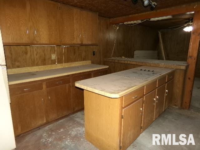 318 Williams St, Rosiclare, IL 62982 - kitchen featuring a kitchen island