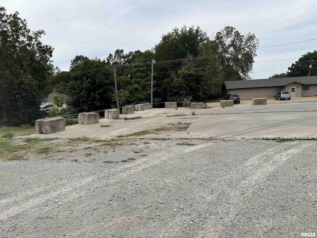 901 N Victor St, Christopher, IL 62822 - photo 2