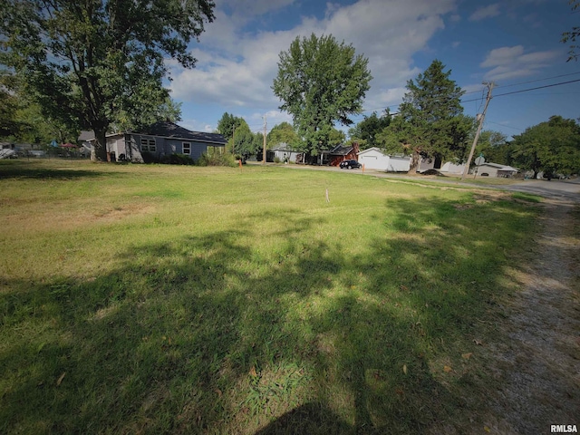 000 W 13th St, Johnston City, IL 62951