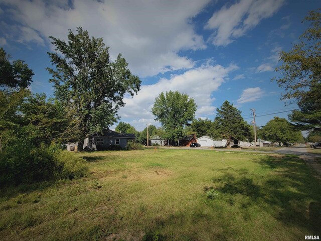 000 W 13th St, Johnston City, IL 62951