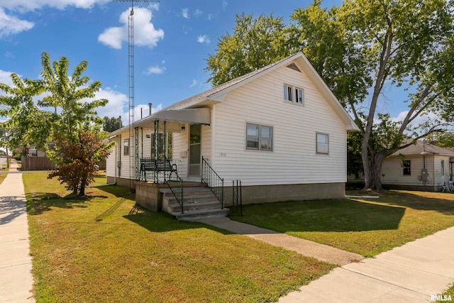 view of front of house featuring a front yard