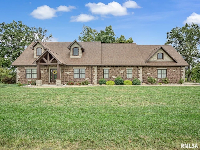 view of front of property with a front yard