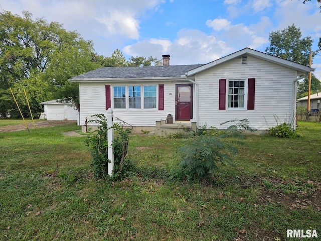 view of front of home featuring a front yard