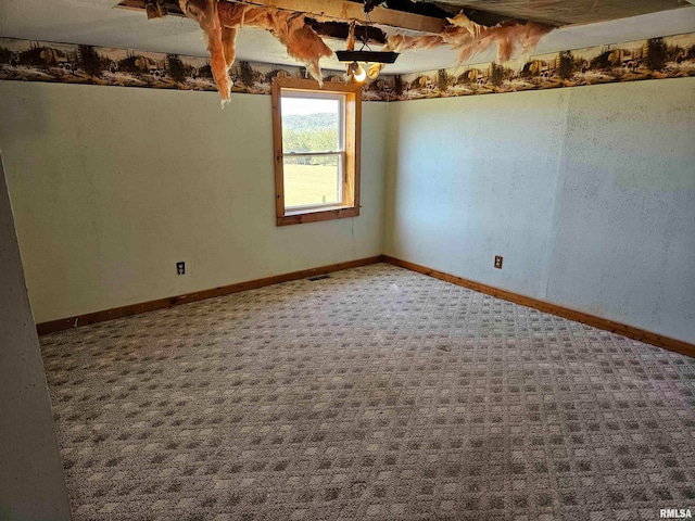 view of carpeted spare room