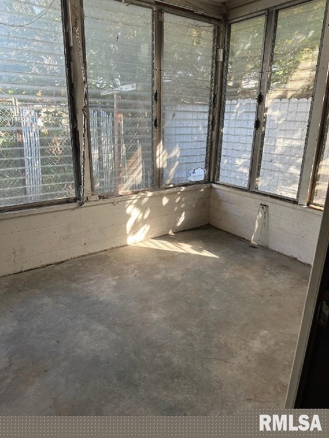 view of unfurnished sunroom