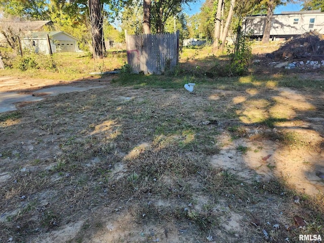607 Maple St, Zeigler, IL 62999 - photo 3