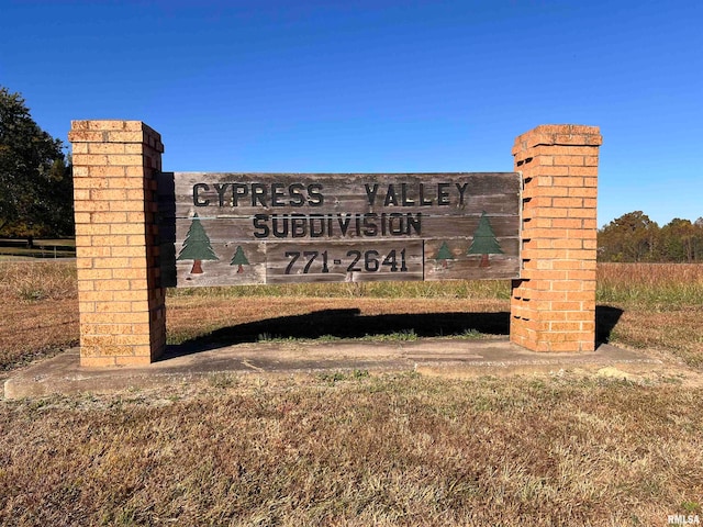 view of community / neighborhood sign