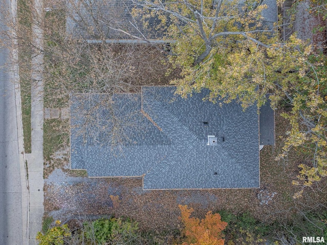 727 N Broadway Ave, Salem, IL 62881 - aerial view of property and surrounding area