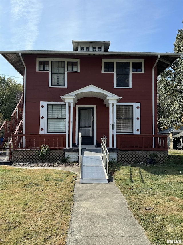 view of front of house with a front lawn