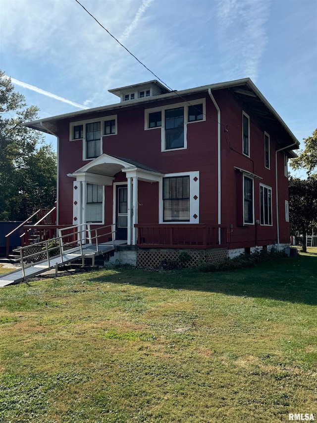 view of front facade with a front lawn