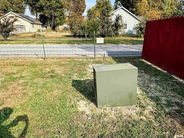 104 Townhouse Dr, Cambria, IL 62915 - view of yard featuring fence