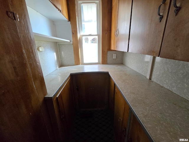 kitchen with decorative backsplash