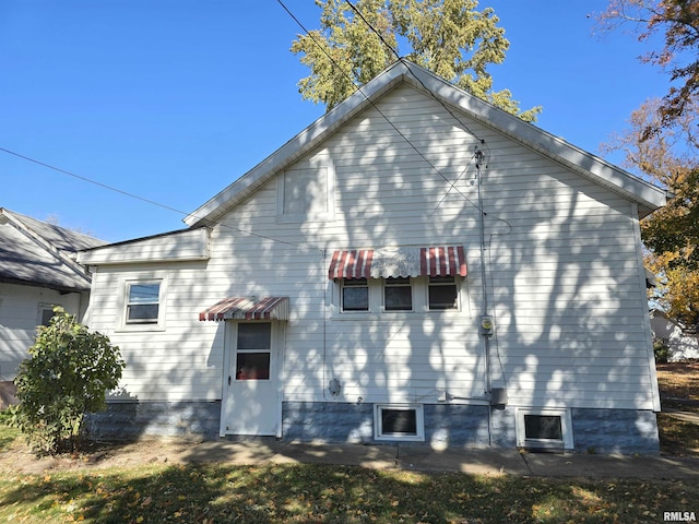 view of side of property