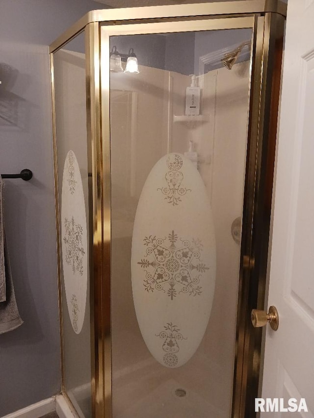 506 N Locust St, Sesser, IL 62884 - full bathroom featuring a shower stall