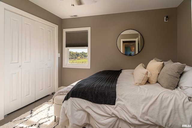 75 Bedrock Rdg, Elkville, IL 62932 - bedroom with a closet and visible vents