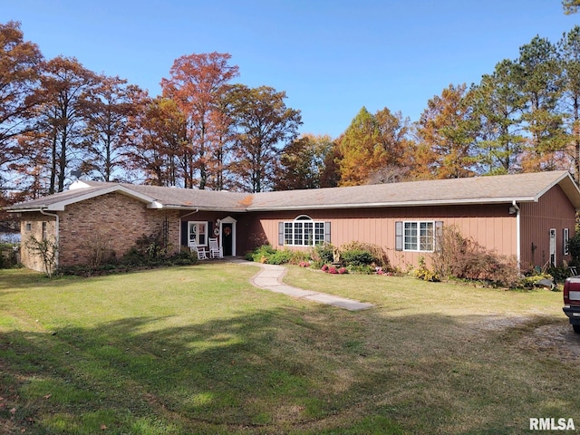 20366 Noisy Goose Ln, Olive Branch, IL 62969 - single story home featuring a front yard and brick siding