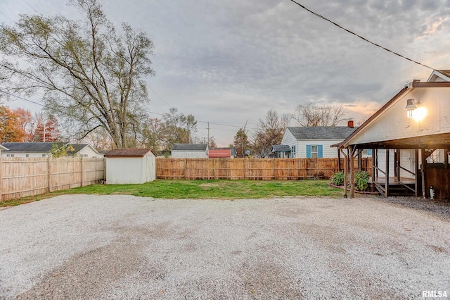 view of yard with a shed