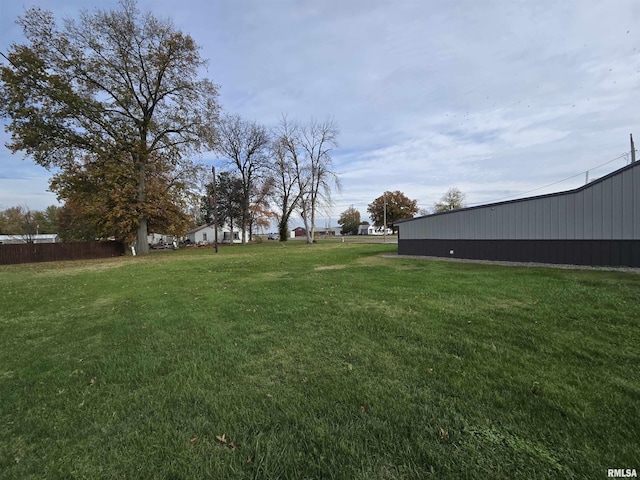 102 W 3rd St, Ina, IL 62846 - view of yard featuring a pole building