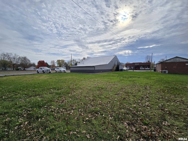 102 W 3rd St, Ina, IL 62846 - view of yard