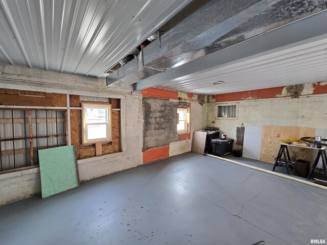 102 W 3rd St, Ina, IL 62846 - view of garage
