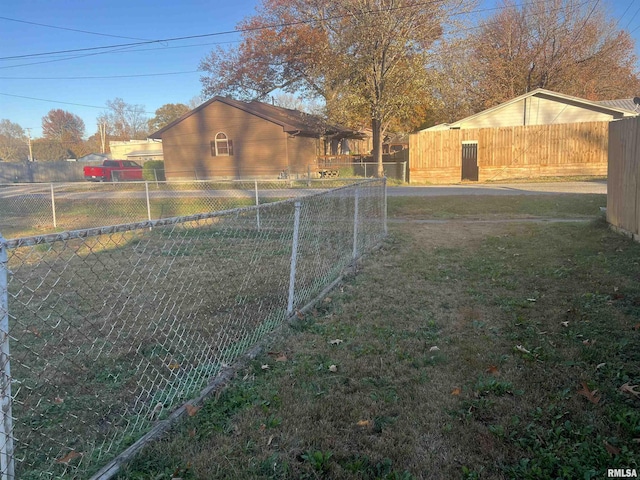 202 S Elm St, Cambria, IL 62915 - view of yard