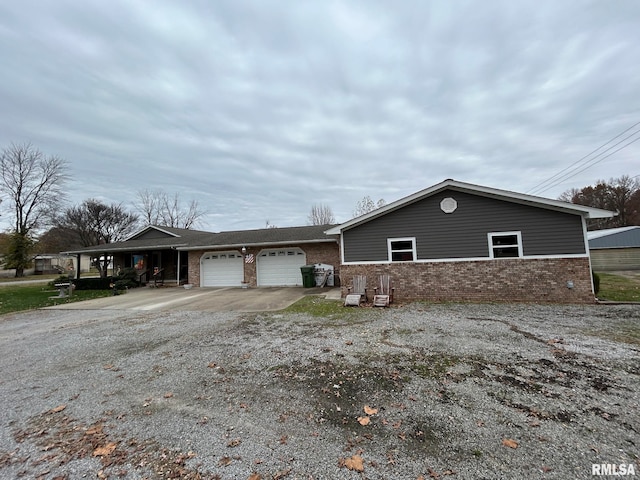 view of front facade featuring a garage