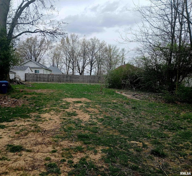 716 Karns St, Eldorado, IL 62930 - photo 1