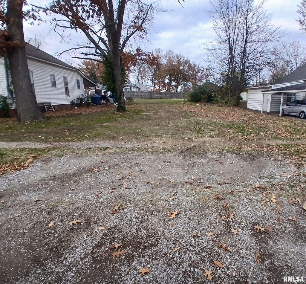 716 Karns St, Eldorado, IL 62930 - photo 2