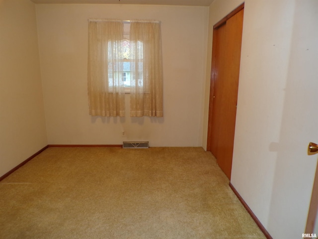 empty room featuring carpet